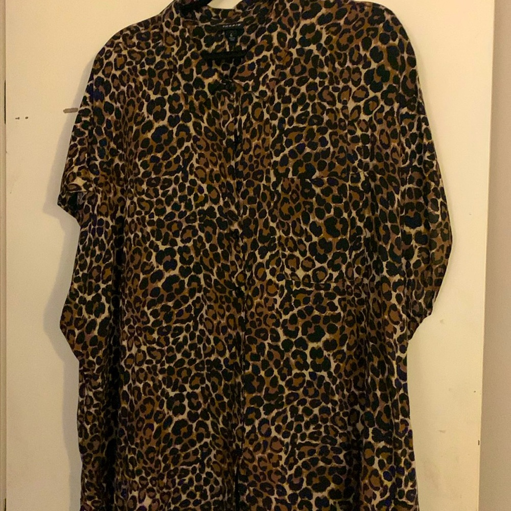 Torrid size 4 leopard print shirt